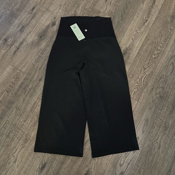 G4Free Women’s Maternity Pants Medium Cropped Wide Leg - Picture 2 of 4